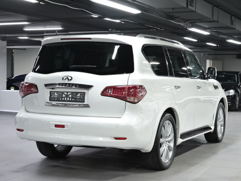 Infiniti QX56